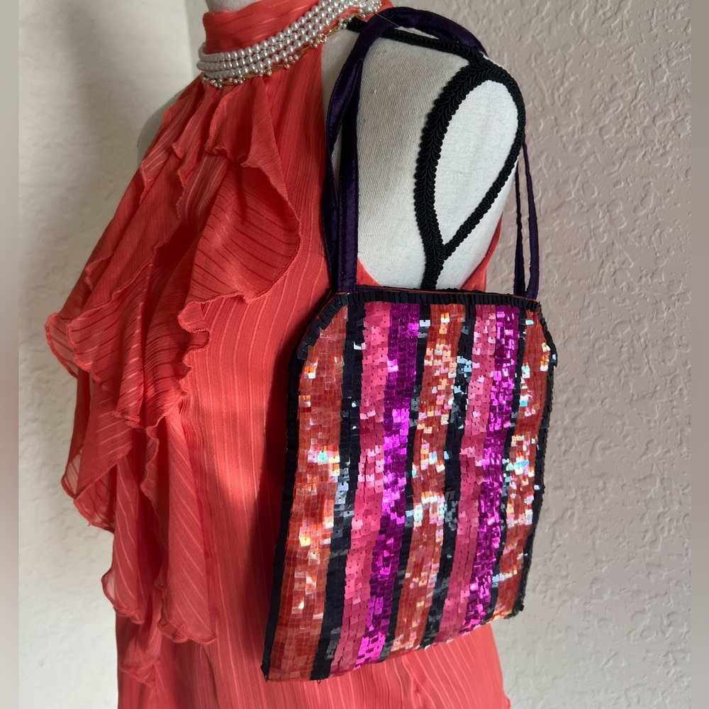 Vintage Guess mini sequin purse!